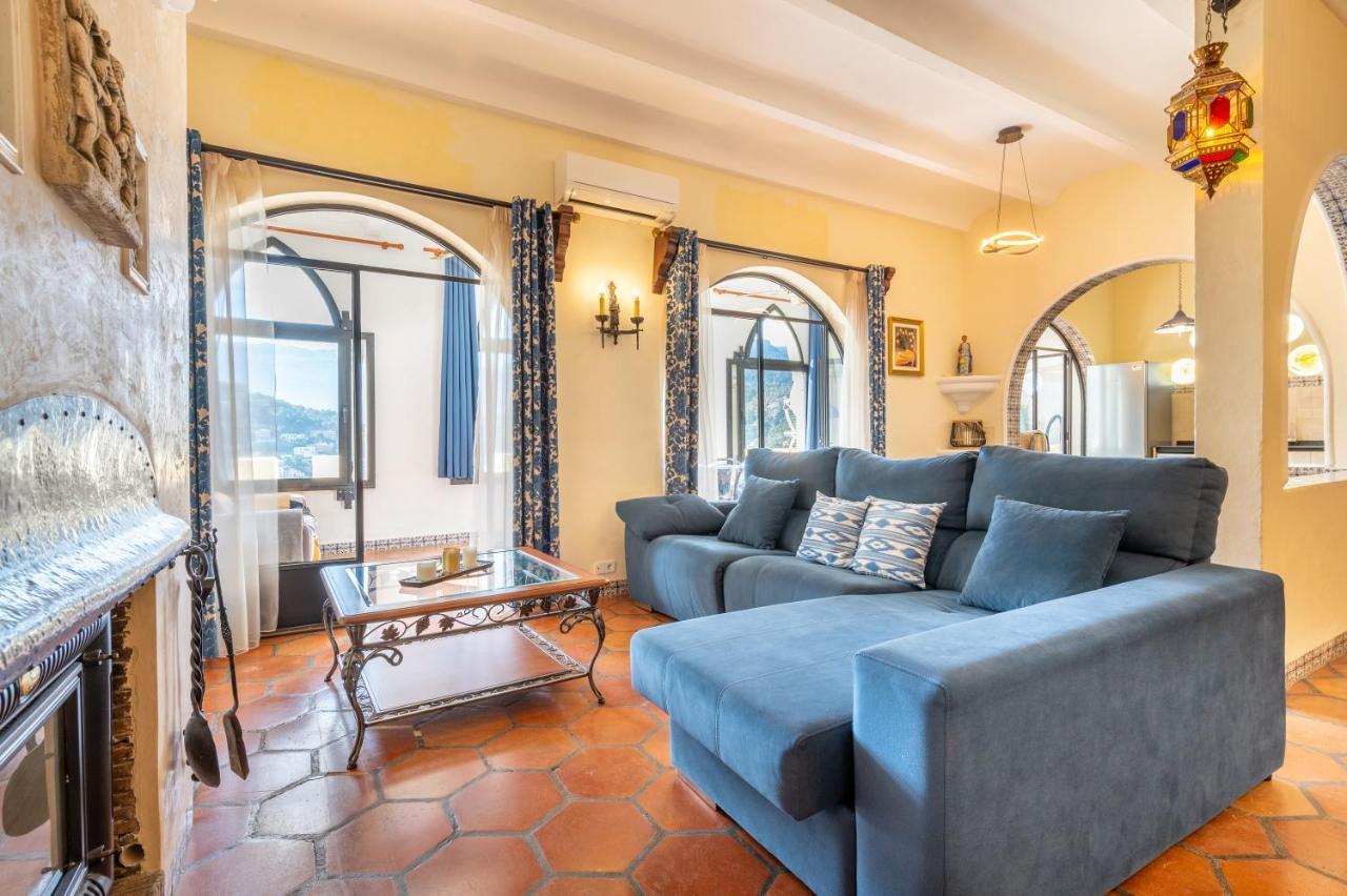 Petit Palau Apartment